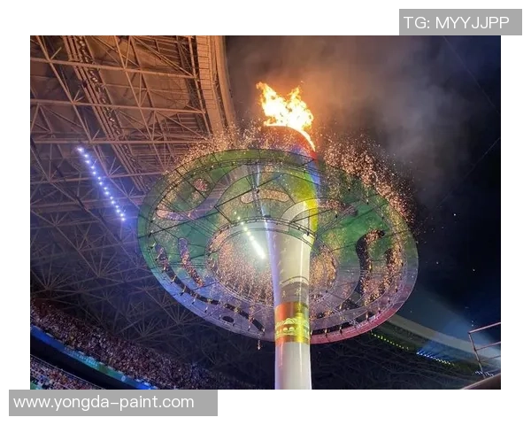 足球明星携手传递火炬点燃激情，共同迎接盛大赛事的到来